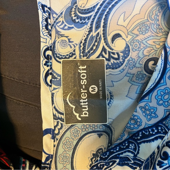 Women’s Uniform Advantage Buttersoft Stretch Scrub Top - Picture 3 of 3